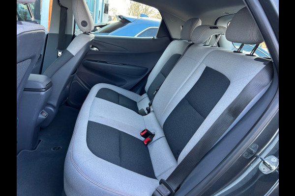 Opel Ampera-E Business 60 kWh 100% SOH Apple Carplay BTW Auto Dealer Onderhouden Rijklaarprijs!