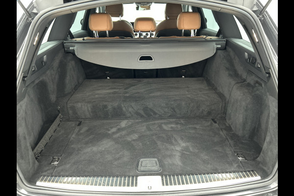 Mercedes-Benz E-Klasse Estate 300 e Hybride Business Solution AMG / Trekhaak / Leder / Wide screen / Navigatie /