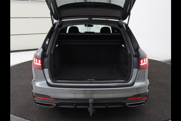 Audi A4 35 TFSI S edition Competion | Origineel NL | Trekhaak | Sfeerverlichting | Virtual Cockpit | Carplay | Sportstoelen | Half leder | Full LED | Navigatie | Parkeerhulp | Cruise control | S Line