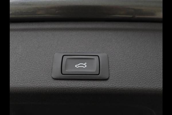 Audi A4 35 TFSI S edition Competion | Origineel NL | Trekhaak | Sfeerverlichting | Virtual Cockpit | Carplay | Sportstoelen | Half leder | Full LED | Navigatie | Parkeerhulp | Cruise control | S Line