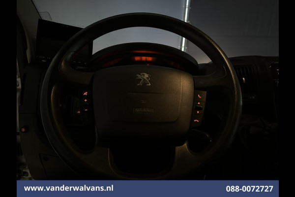Peugeot Boxer 2.2 BlueHDi 141pk Bakwagen Laadklep Euro6 Airco | Camera | 985kg laadvermogen Bijrijdersbank