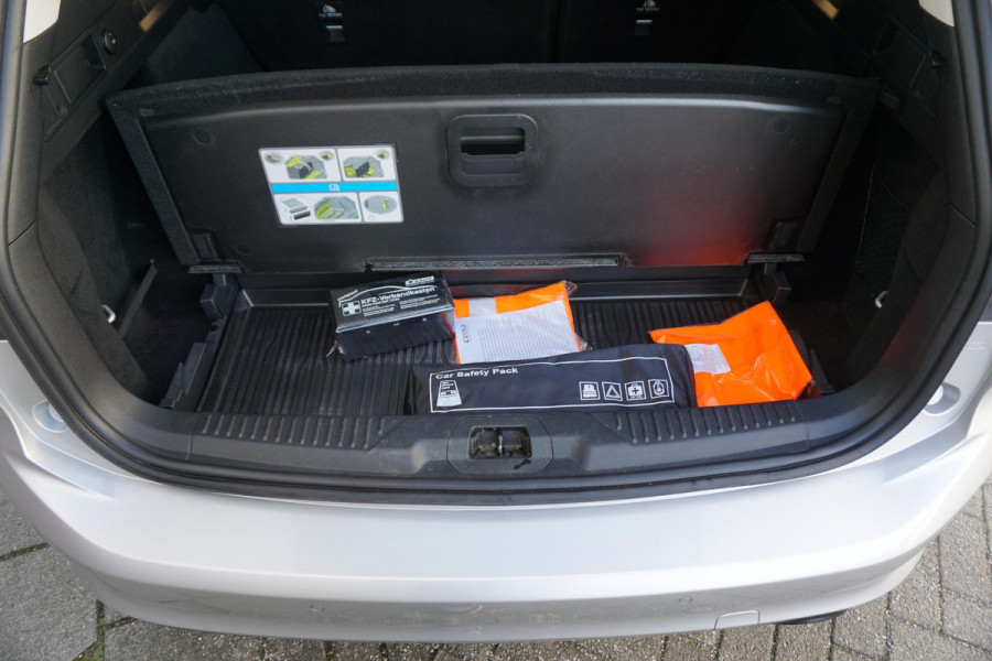 Ford FOCUS Wagon 1.0 EcoBoost 125PK Hybrid/Nieuw Model/ Connected /Comfortstoel!