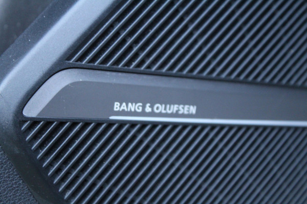 Audi Q5 2.0 TFSI 252pk quattro Sport S Line Black Edition Panoramadak Clima Cruise Navi Camera B&O Leder LMV