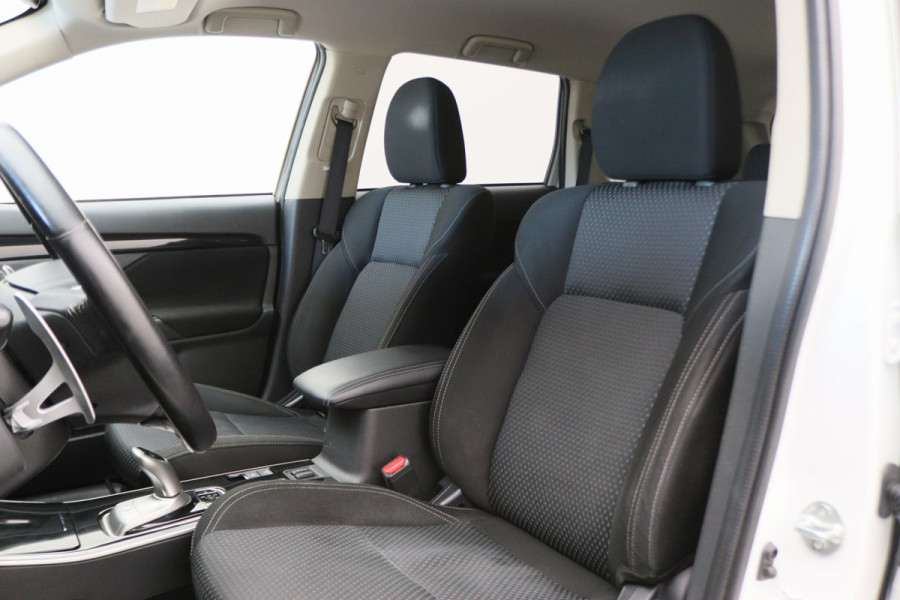 Mitsubishi Outlander 2.4 PHEV Pure