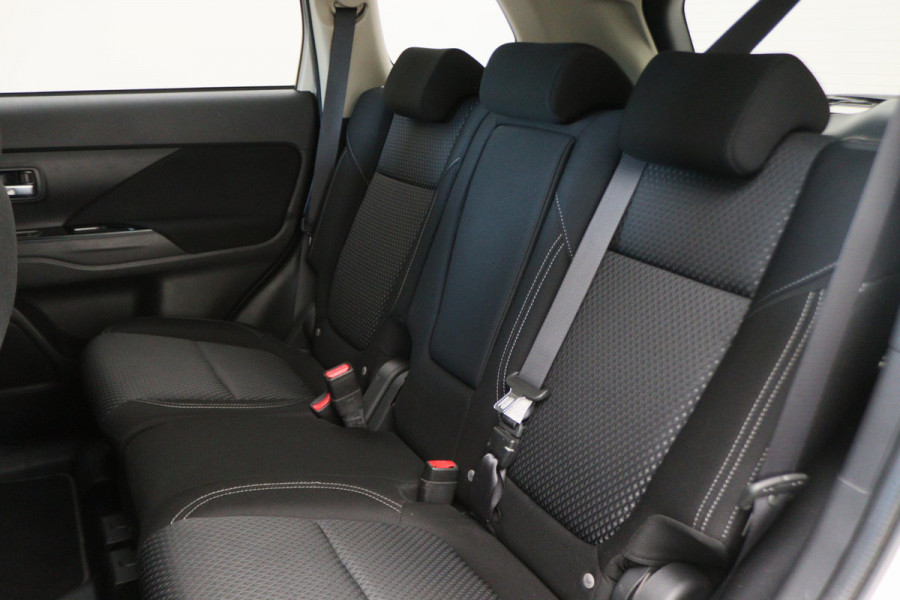 Mitsubishi Outlander 2.4 PHEV Pure