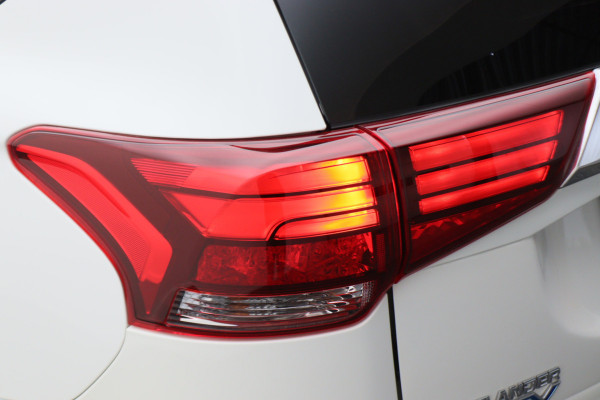 Mitsubishi Outlander 2.4 PHEV Pure