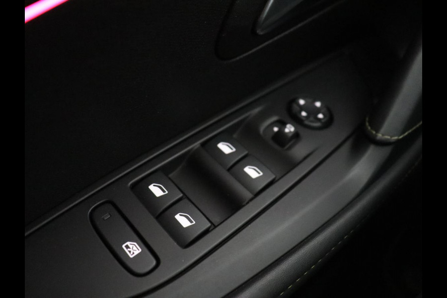 Peugeot e-208 EV GT Pack 50 kWh | Adaptive cruise | Carplay | Camera | Half leder | Keyless | Sportstoelen | Navigatie | Full LED