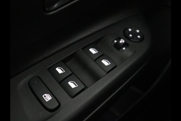 Opel CORSA-E Elegance 50 kWh | Stoelverwarming | Matrix LED | Camera | Carplay | Navigatie | Climate control | Cruise control | Stuurverwarming