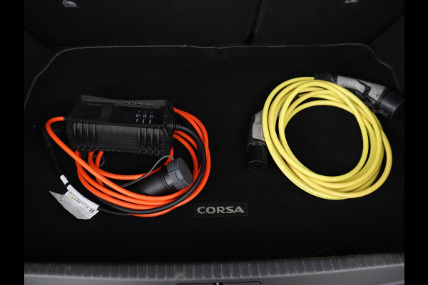 Opel CORSA-E Elegance 50 kWh | Stoelverwarming | Matrix LED | Camera | Carplay | Navigatie | Climate control | Cruise control | Stuurverwarming