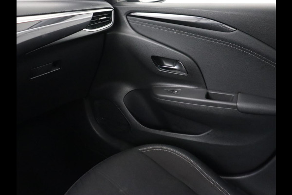 Opel CORSA-E Elegance 50 kWh | Stoelverwarming | Matrix LED | Camera | Carplay | Navigatie | Climate control | Cruise control | Stuurverwarming