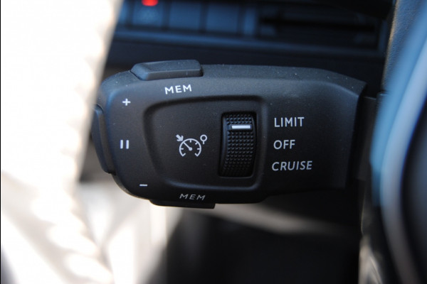 Peugeot 3008 1.2 PureTech ActiveP | Camera | Cruise | Apple Carplay
