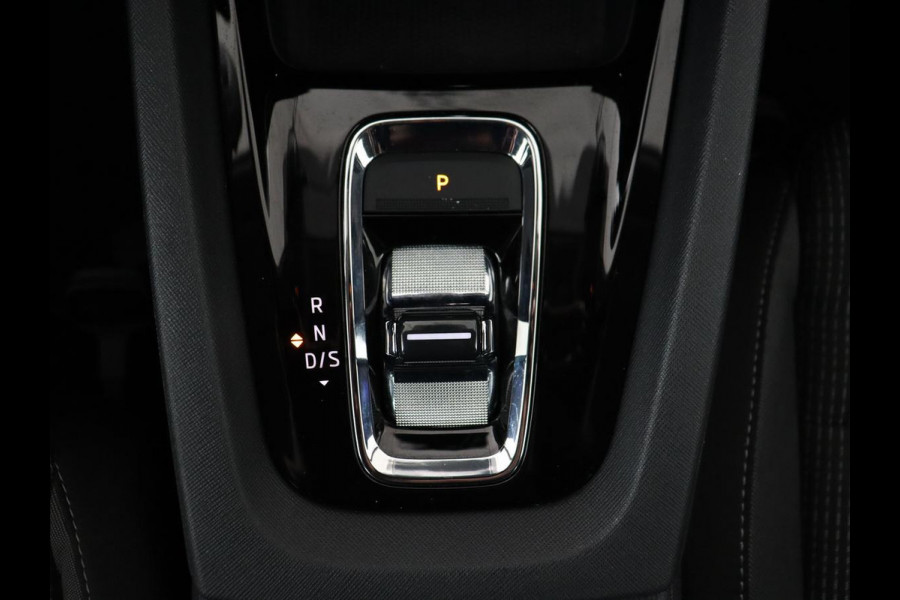 Škoda Octavia 1.4 TSI PHEV iV Business Edition | Stoelverwarming | Camera | Sfeerverlichting | Carplay | Navigatie | Digital Cockpit | Full LED | Chrome Pakket | Climate control | Cruise control | PHEV | Plug In