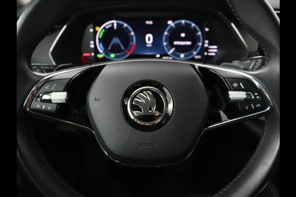 Škoda Octavia 1.4 TSI PHEV iV Business Edition | Stoelverwarming | Camera | Sfeerverlichting | Carplay | Navigatie | Digital Cockpit | Full LED | Chrome Pakket | Climate control | Cruise control | PHEV | Plug In