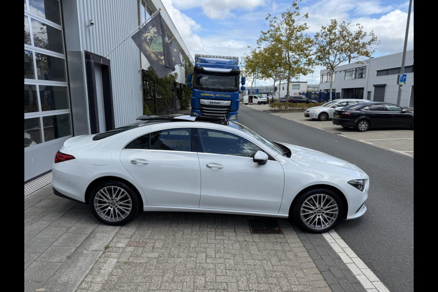 Mercedes-Benz CLA-Klasse 250e AMG CAM/LMV-18/LEER/NAVI/PANO