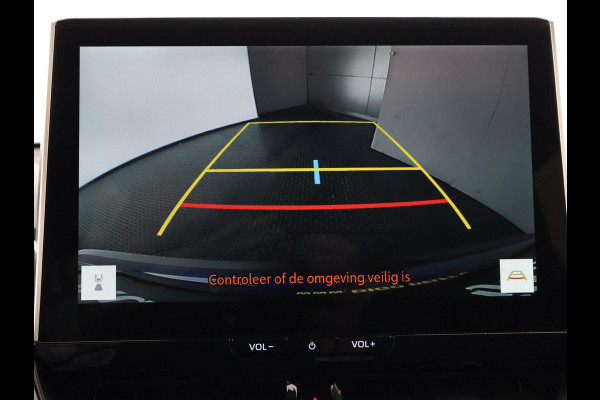 Toyota Corolla Cross Hybrid 140 Style Bi-Tone | Stuur-/ & Stoelverwarming | Parkeersensoren | Dodehoek detectie | Elektrische kofferbak