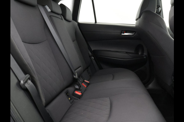 Toyota Corolla Cross Hybrid 140 Style Bi-Tone | Stuur-/ & Stoelverwarming | Parkeersensoren | Dodehoek detectie | Elektrische kofferbak