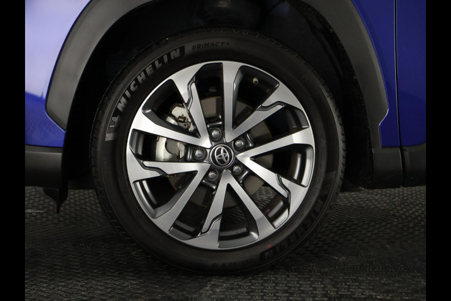 Toyota Corolla Cross Hybrid 140 Style Bi-Tone | Stuur-/ & Stoelverwarming | Parkeersensoren | Dodehoek detectie | Elektrische kofferbak