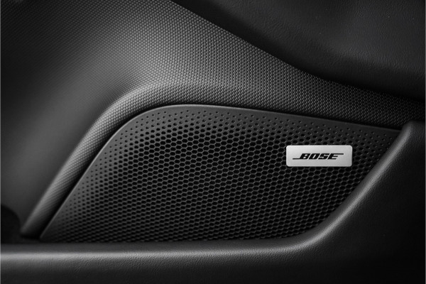 Porsche Taycan Cross Turismo 4 93 kWh Pano Luchtvering PASM Bose