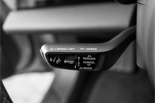 Porsche Taycan Cross Turismo 4 93 kWh Pano Luchtvering PASM Bose