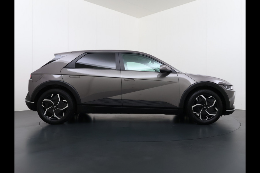 Hyundai IONIQ 5 58 kWh SOH 100% Leer 19"lm Camera Connect+ Warmtepomp Elektr.Stoelen+Stuur-Verwarmd Adaptive-Cruise- Head-up display Bose-HiFi N LED-v/a Blindspot Dodehoekass Grootlicht-assistent Subwoofer Ecall 800V Systeem V2L ondersteuning (3,6kw)