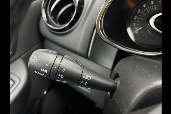 Renault Clio Estate Occasion 0.9 TCe Limited | Zwart | Tweedehands Renault Clio | Cruisecontrol | Airco | Carplay audio