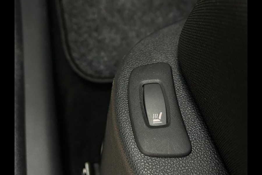 Renault Clio Estate Occasion 0.9 TCe Limited | Zwart | Tweedehands Renault Clio | Cruisecontrol | Airco | Carplay audio