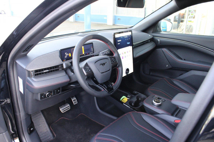 Ford Mustang Mach-E Extended Premium AWD 98 kWh | Panoramadak | Technology Pack + | 1.500kg Trekgewicht