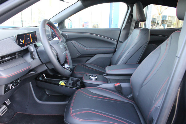 Ford Mustang Mach-E Extended Premium AWD 98 kWh | Panoramadak | Technology Pack + | 1.500kg Trekgewicht