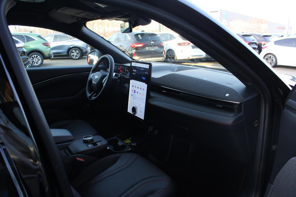 Ford Mustang Mach-E Extended Premium AWD 98 kWh | Panoramadak | Technology Pack + | 1.500kg Trekgewicht