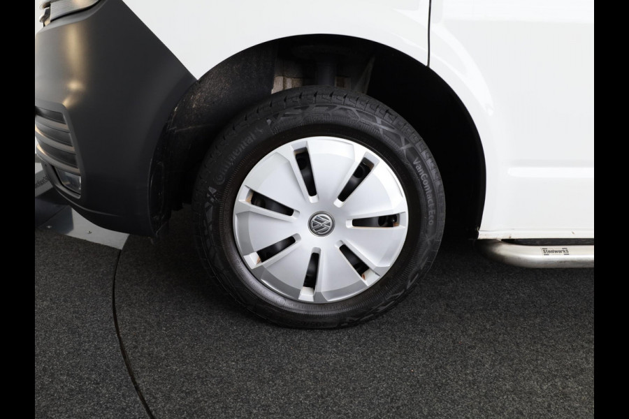 Volkswagen Transporter 2.0 TDI L2H1 28 Comfortline 110 pk | Verlengde garantie | Navigatie via App | Parkeersensoren achter | Cruise control |