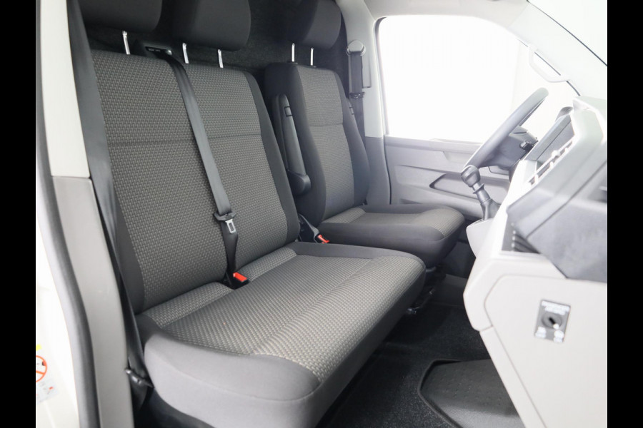 Volkswagen Transporter 2.0 TDI L2H1 28 Comfortline 110 pk | Verlengde garantie | Navigatie via App | Parkeersensoren achter | Cruise control |