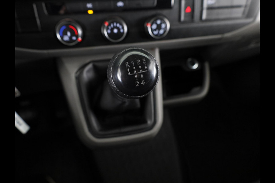 Volkswagen Transporter 2.0 TDI L2H1 28 Comfortline 110 pk | Verlengde garantie | Navigatie via App | Parkeersensoren achter | Cruise control |