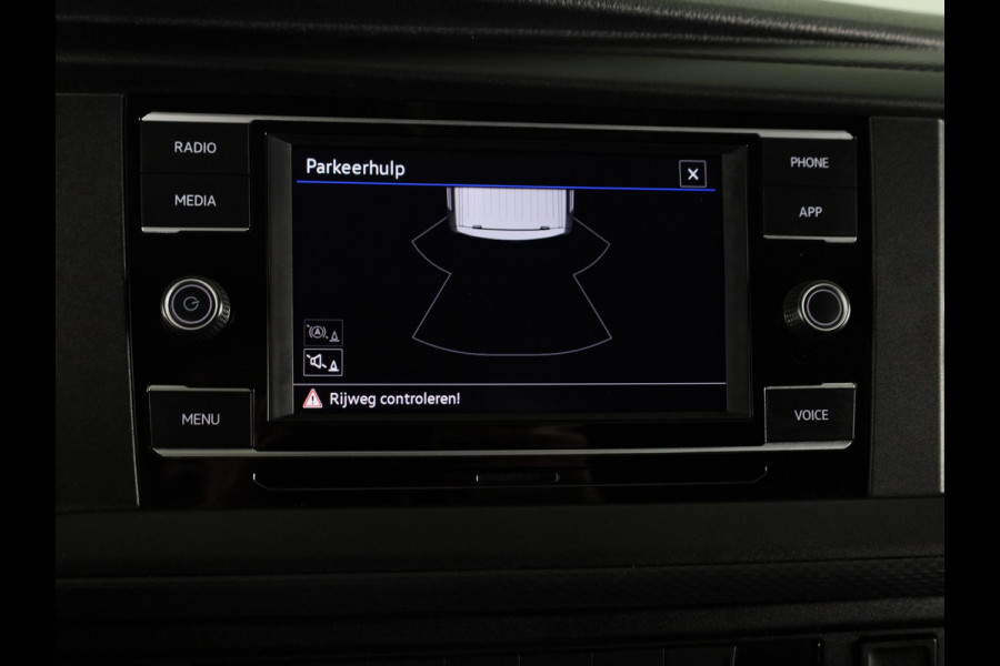 Volkswagen Transporter 2.0 TDI L2H1 28 Comfortline 110 pk | Verlengde garantie | Navigatie via App | Parkeersensoren achter | Cruise control |