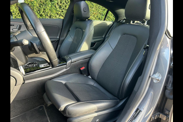 Mercedes-Benz CLA-Klasse 220 4MATIC PremiumPlus Panodak AmbientLight !!NIEUWBINNEN!!