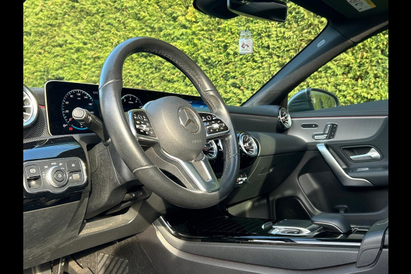 Mercedes-Benz CLA-Klasse 220 4MATIC PremiumPlus Panodak AmbientLight !!NIEUWBINNEN!!
