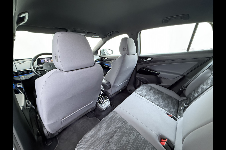Volkswagen ID.4 SOH 92% Trekhaak Adap.Cruise Navi Ecc Apple Carplay Android Auto Stoel+Stuurverwarming Pdc Ecc DAB Smart Climate Comfort Pakket Rijstrooksensor Led Verwarmde Voorruit 1e Eigenaar Origineel Nederlandse Auto 55kWh pure € 42.000 nieuw!