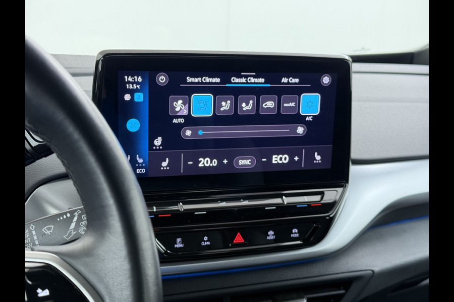 Volkswagen ID.4 SOH 92% Trekhaak Adap.Cruise Navi Ecc Apple Carplay Android Auto Stoel+Stuurverwarming Pdc Ecc DAB Smart Climate Comfort Pakket Rijstrooksensor Led Verwarmde Voorruit 1e Eigenaar Origineel Nederlandse Auto 55kWh pure € 42.000 nieuw!