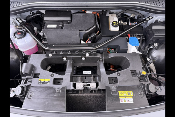 Volkswagen ID.4 SOH 92% Trekhaak Adap.Cruise Navi Ecc Apple Carplay Android Auto Stoel+Stuurverwarming Pdc Ecc DAB Smart Climate Comfort Pakket Rijstrooksensor Led Verwarmde Voorruit 1e Eigenaar Origineel Nederlandse Auto 55kWh pure € 42.000 nieuw!
