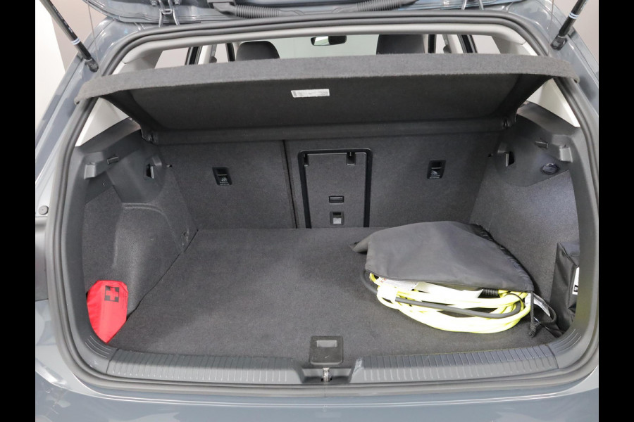 Volkswagen Golf 1.5 eHybrid Life Edition 204 pk Automaat (DSG) | Verlengde garantie | Navigatie via App | Parkeersensoren (Park assist) | Achteruitrijcamera | Adaptieve cruise control |