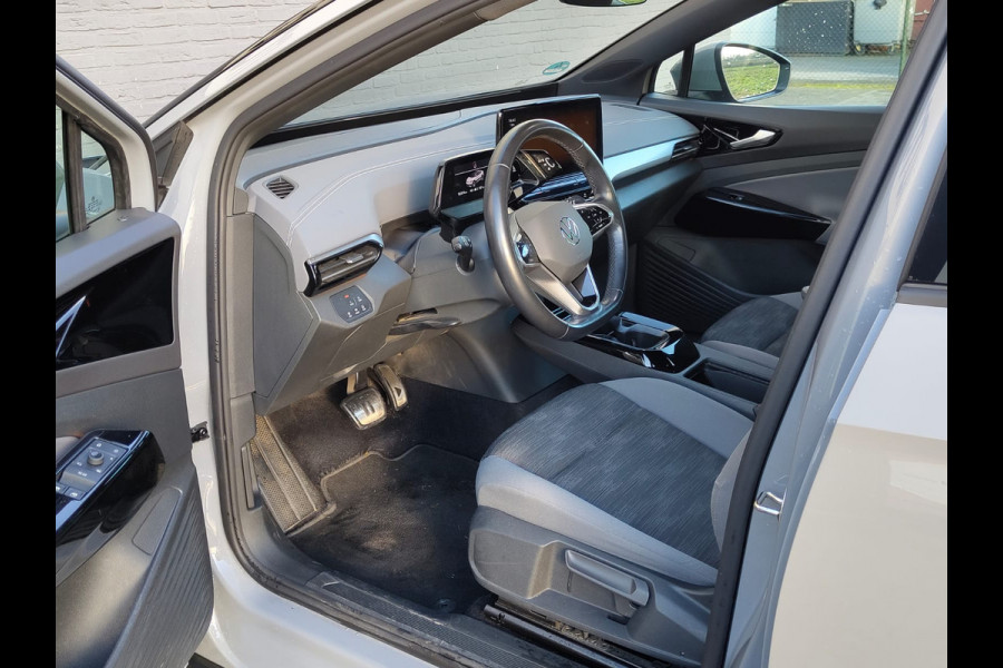 Volkswagen ID.5 Pro 77kWh SOH 98%!! Warmtepomp Afn-Trekhaak Adaptive-Cruise HUD Camera Navi 19"Lm Parkassist PDC-a+v Apple Android Carplay App-C Rijstrooksensor+Correctie Airco-Achter Stoel+Stuur+Vooraam+ruitensproeiers+wisserbl.-Verwarmd Head-up-Display Draadloze-lader Front Assist Voice-Command Keyless-Start Verkeersbordherk. AEB ESP BotsWaarsch. Two-Tone-lak Orig.NLse auto € 54.000 nieuw