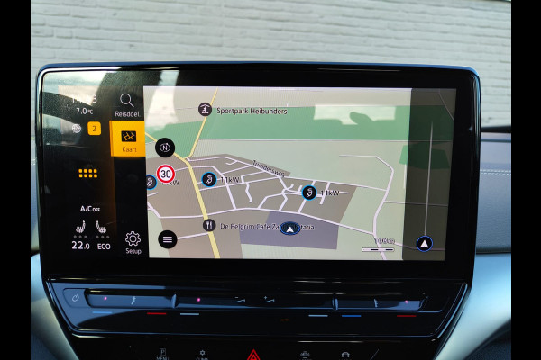 Volkswagen ID.5 Pro 77kWh SOH 98%!! Warmtepomp Afn-Trekhaak Adaptive-Cruise HUD Camera Navi 19"Lm Parkassist PDC-a+v Apple Android Carplay App-C Rijstrooksensor+Correctie Airco-Achter Stoel+Stuur+Vooraam+ruitensproeiers+wisserbl.-Verwarmd Head-up-Display Draadloze-lader Front Assist Voice-Command Keyless-Start Verkeersbordherk. AEB ESP BotsWaarsch. Two-Tone-lak Orig.NLse auto € 54.000 nieuw