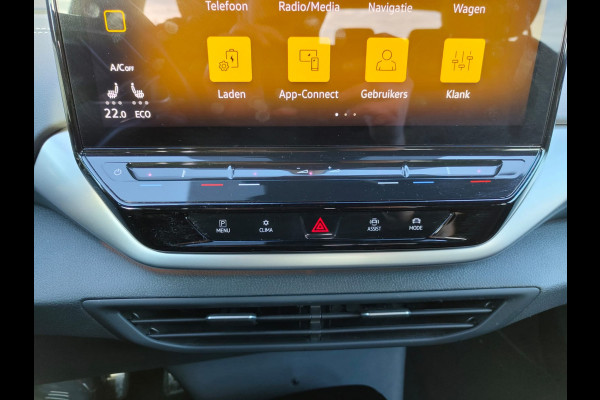 Volkswagen ID.5 Pro 77kWh SOH 98%!! Warmtepomp Afn-Trekhaak Adaptive-Cruise HUD Camera Navi 19"Lm Parkassist PDC-a+v Apple Android Carplay App-C Rijstrooksensor+Correctie Airco-Achter Stoel+Stuur+Vooraam+ruitensproeiers+wisserbl.-Verwarmd Head-up-Display Draadloze-lader Front Assist Voice-Command Keyless-Start Verkeersbordherk. AEB ESP BotsWaarsch. Two-Tone-lak Orig.NLse auto € 54.000 nieuw