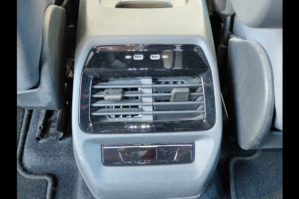 Volkswagen ID.5 Pro 77kWh SOH 98%!! Warmtepomp Afn-Trekhaak Adaptive-Cruise HUD Camera Navi 19"Lm Parkassist PDC-a+v Apple Android Carplay App-C Rijstrooksensor+Correctie Airco-Achter Stoel+Stuur+Vooraam+ruitensproeiers+wisserbl.-Verwarmd Head-up-Display Draadloze-lader Front Assist Voice-Command Keyless-Start Verkeersbordherk. AEB ESP BotsWaarsch. Two-Tone-lak Orig.NLse auto € 54.000 nieuw