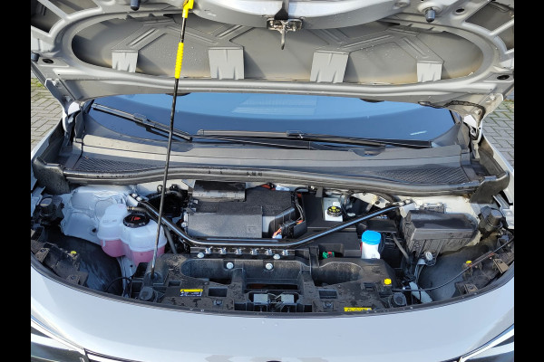 Volkswagen ID.5 Pro 77kWh SOH 98%!! Warmtepomp Afn-Trekhaak Adaptive-Cruise HUD Camera Navi 19"Lm Parkassist PDC-a+v Apple Android Carplay App-C Rijstrooksensor+Correctie Airco-Achter Stoel+Stuur+Vooraam+ruitensproeiers+wisserbl.-Verwarmd Head-up-Display Draadloze-lader Front Assist Voice-Command Keyless-Start Verkeersbordherk. AEB ESP BotsWaarsch. Two-Tone-lak Orig.NLse auto € 54.000 nieuw