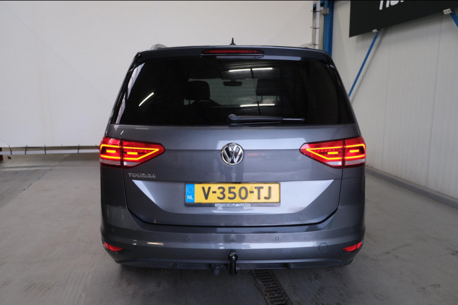 Volkswagen Touran 1.6 TDI - Grijskenteken, Airco, Cruise, Navi, PDC, Camera, Trekhaak.