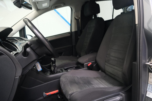 Volkswagen Touran 1.6 TDI - Grijskenteken, Airco, Cruise, Navi, PDC, Camera, Trekhaak.
