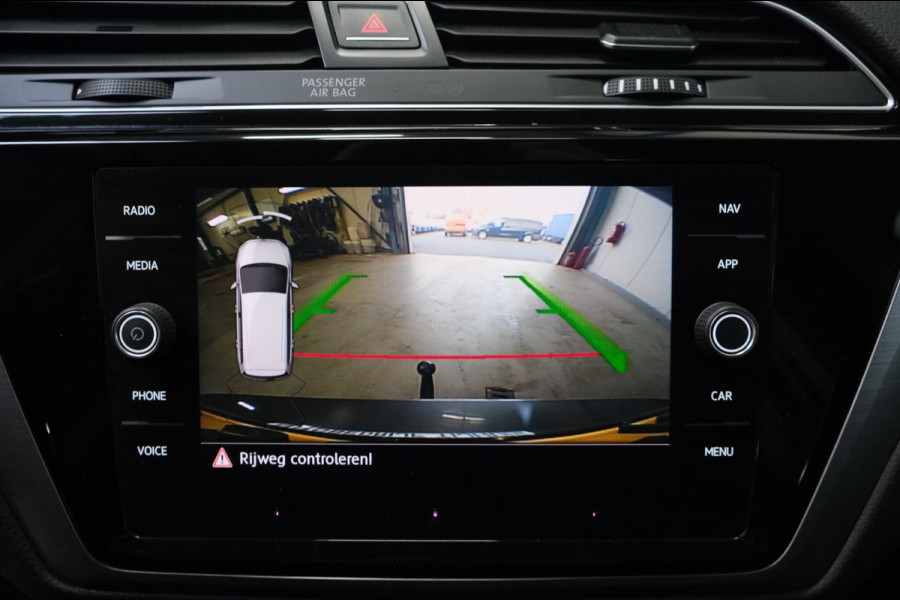 Volkswagen Touran 1.6 TDI - Grijskenteken, Airco, Cruise, Navi, PDC, Camera, Trekhaak.