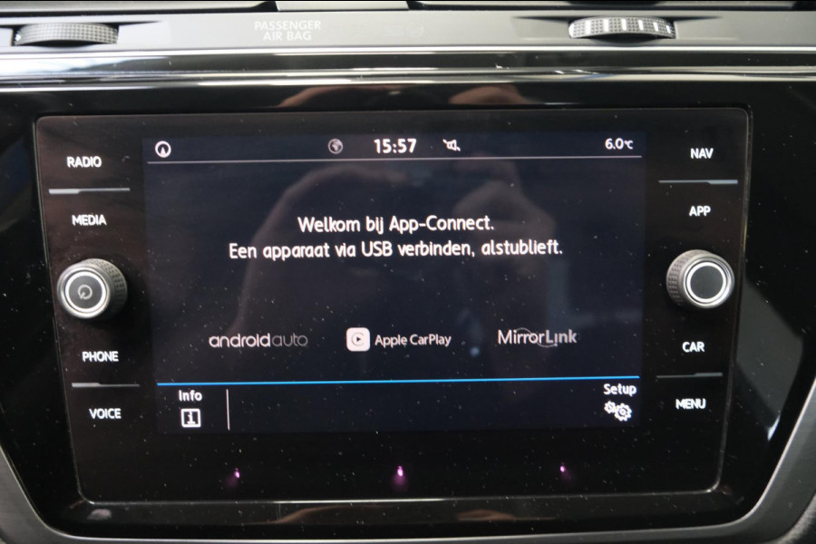 Volkswagen Touran 1.6 TDI - Grijskenteken, Airco, Cruise, Navi, PDC, Camera, Trekhaak.