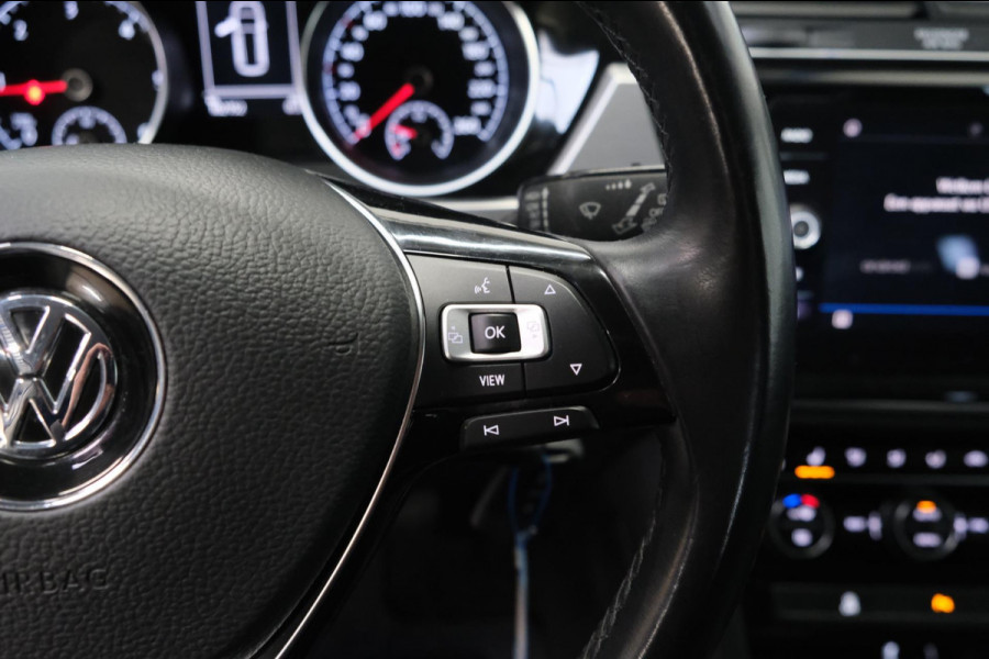 Volkswagen Touran 1.6 TDI - Grijskenteken, Airco, Cruise, Navi, PDC, Camera, Trekhaak.