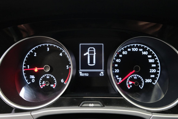 Volkswagen Touran 1.6 TDI - Grijskenteken, Airco, Cruise, Navi, PDC, Camera, Trekhaak.